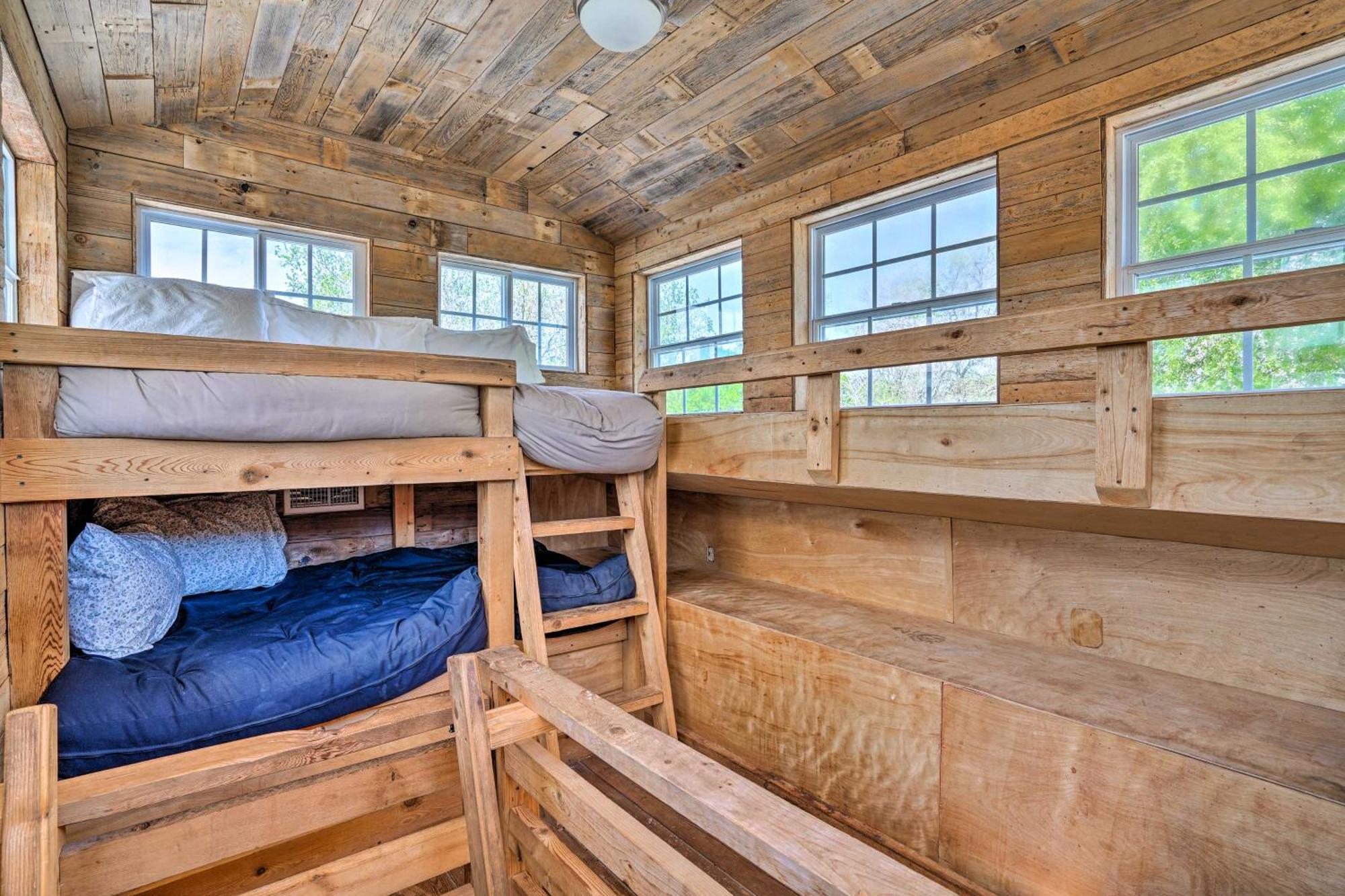 Waterfront Guadalupe River Lodge Home With Dock! Seguin Eksteriør billede
